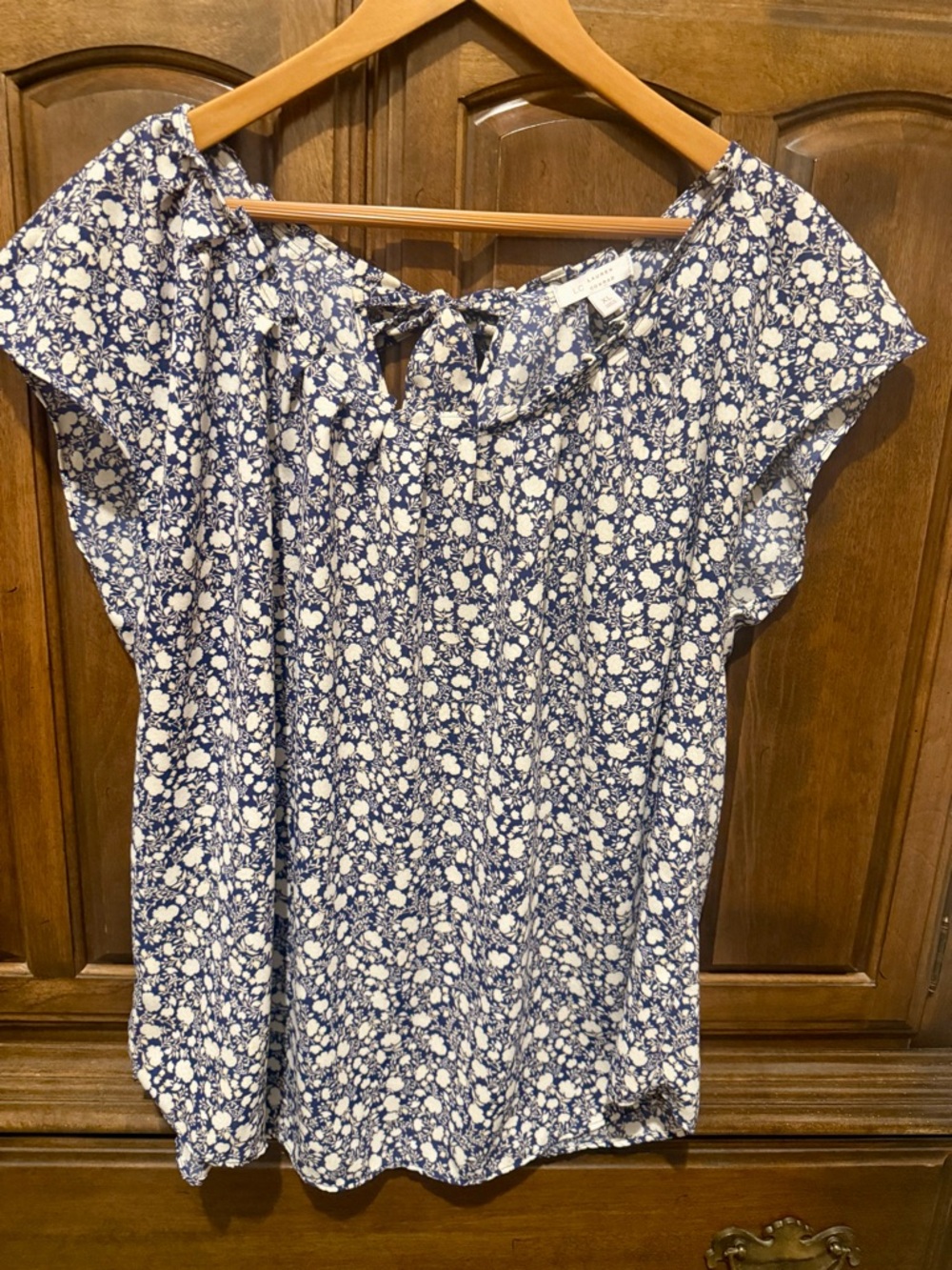 LC Lauren Conrad Navy and White Floral Tie-Front Blouse